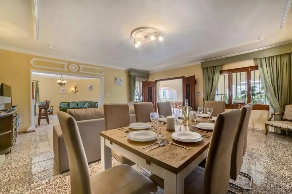 Villa - 4 Bedrooms with Pool and WiFi - 107481