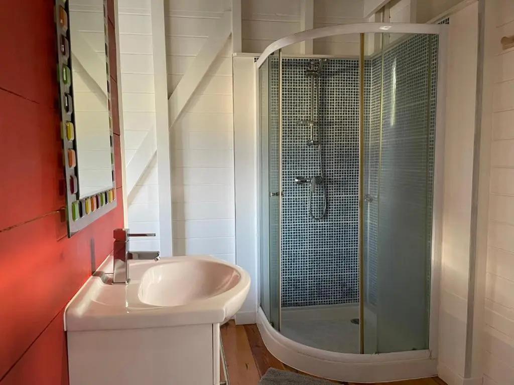 Charmant bungalow avec petite piscine privée