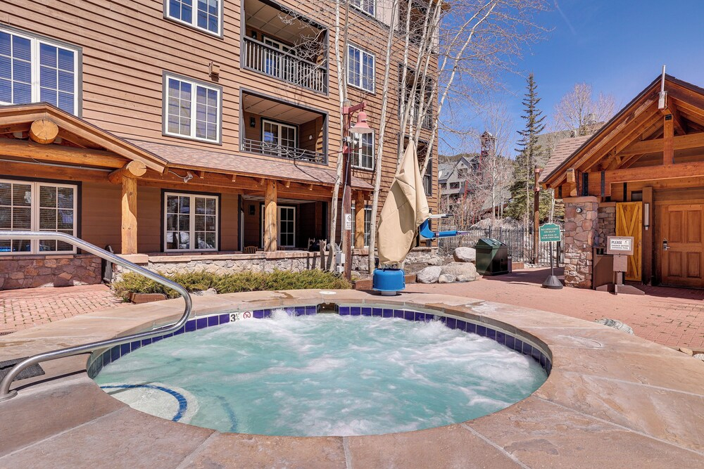 Keystone Ski House Gem: Walk to River Run Gondola!