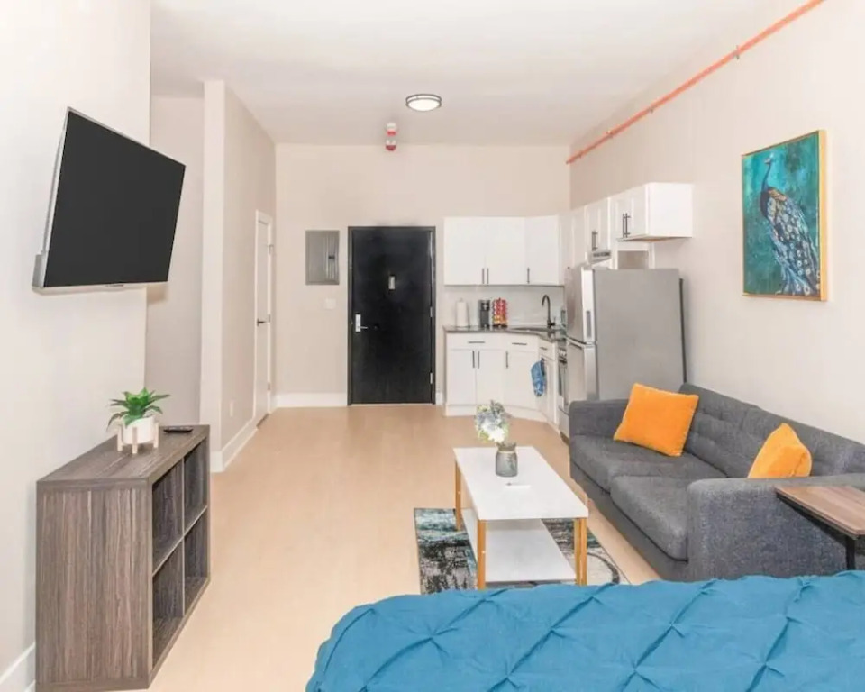 610 Large Studio Downtown With Pool Table