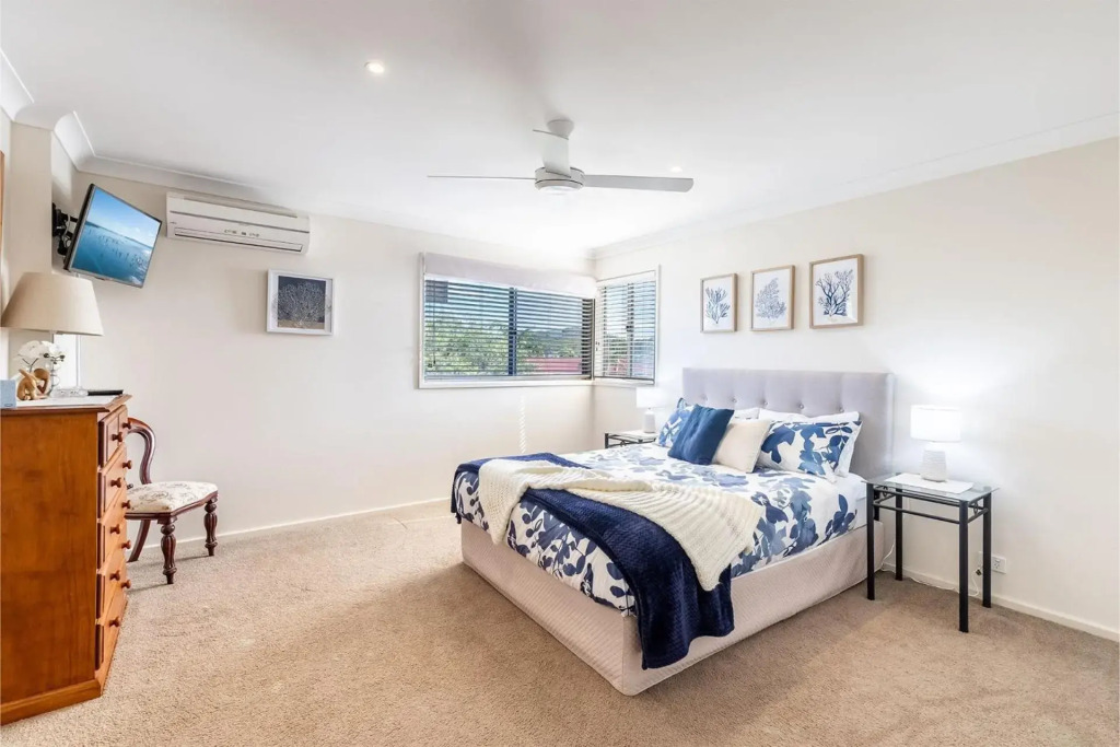 Sea Whispers 1 17 Whitesands Road Just a short stroll to the beach