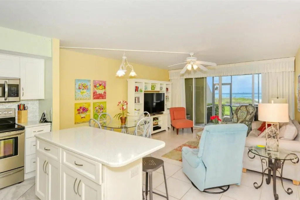 LaPlaya 103A Time to relax Enjoy the peaceful, private beach just a shells throw from your door