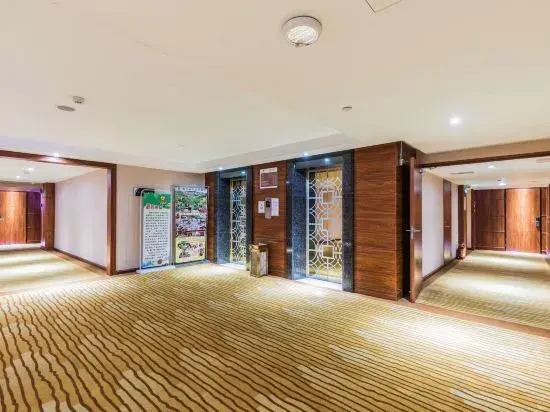 Yinglun Holiday Hotel