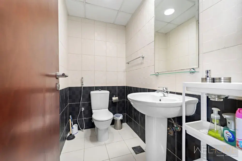 WelHome - Stunning High-Rise with Canal View Near MarinaMall
