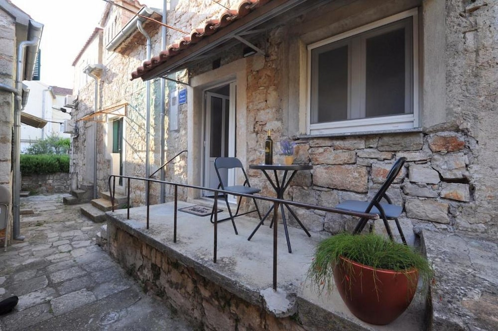 House Zlatni Otok