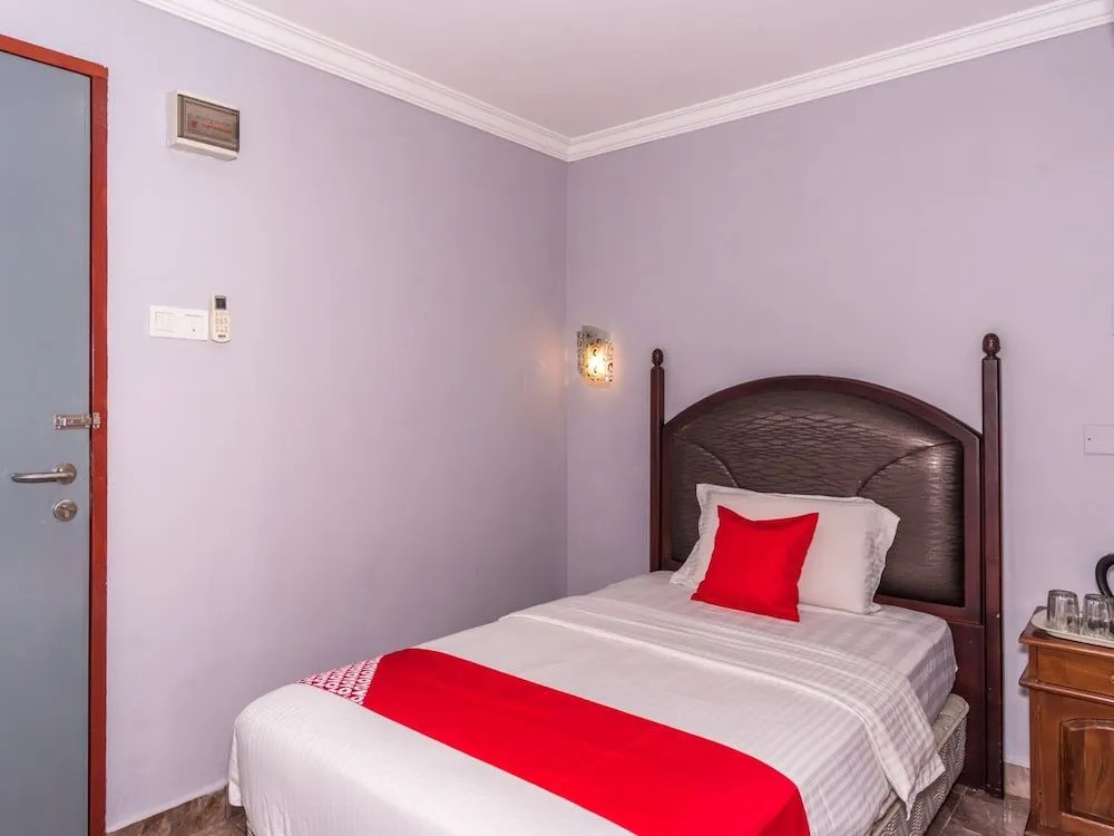 OYO 890 Hotel RK Cahaya