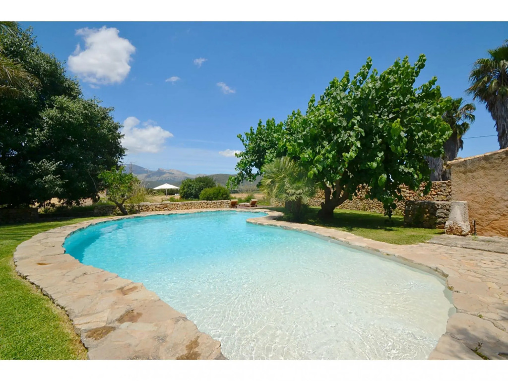 Luxuriously renovated Mallorcan country house for 10 pax