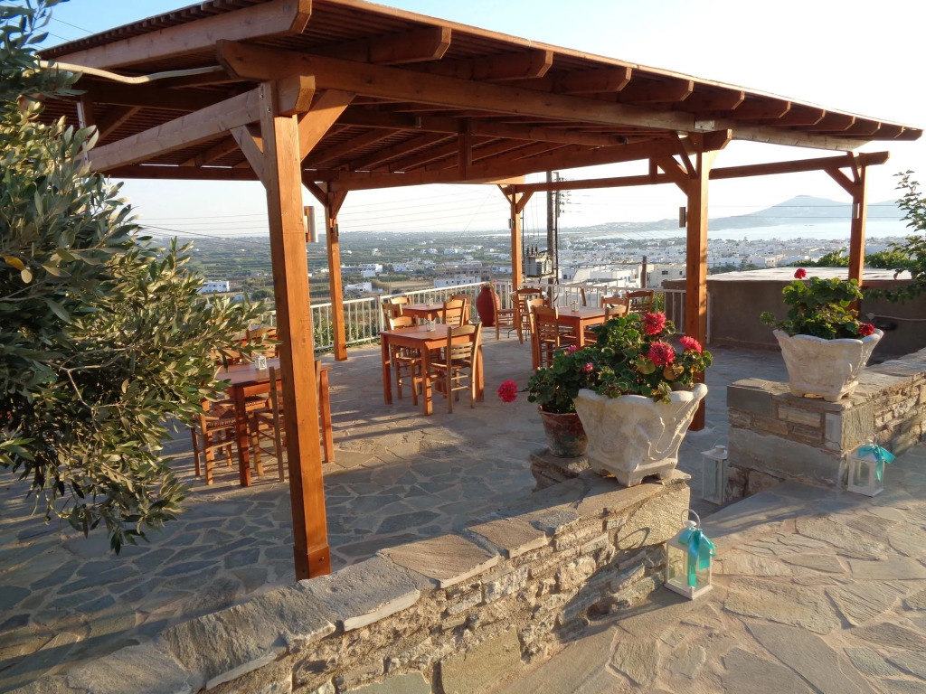 Petros Studios & Suites
