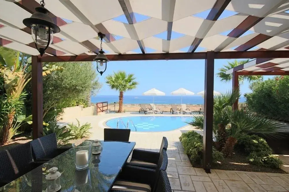 Nireas Seafront Villa