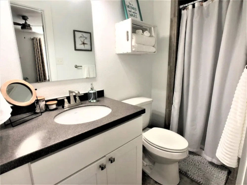 Barefoot Ec204 2 Bedroom Condo