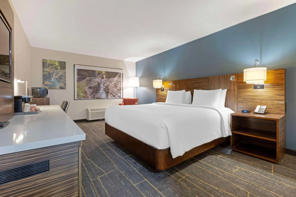 The Lux Hotel & Conference Center, an Ascend Collection Hotel