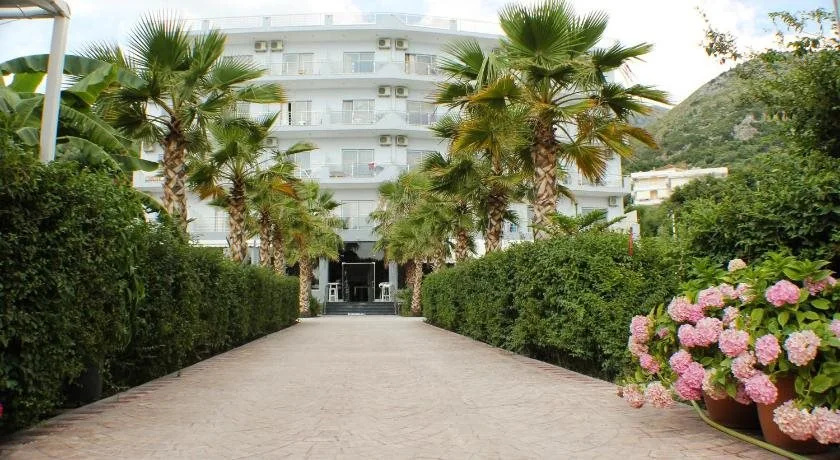 Hotel Blue Days
