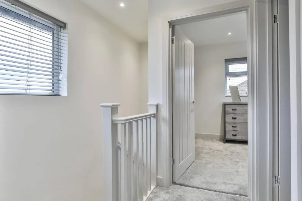 Renovated Whole House sleeps 4-5, WiFi, Parking near Sheffield Parkway