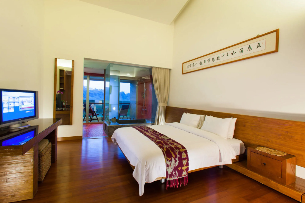 Luminous Hot Spring Resort & SPA