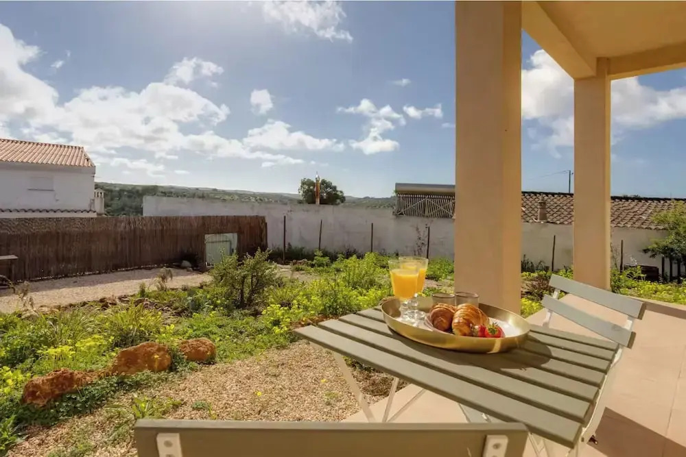 Eco Stay on the Hill by Sea N' Rent