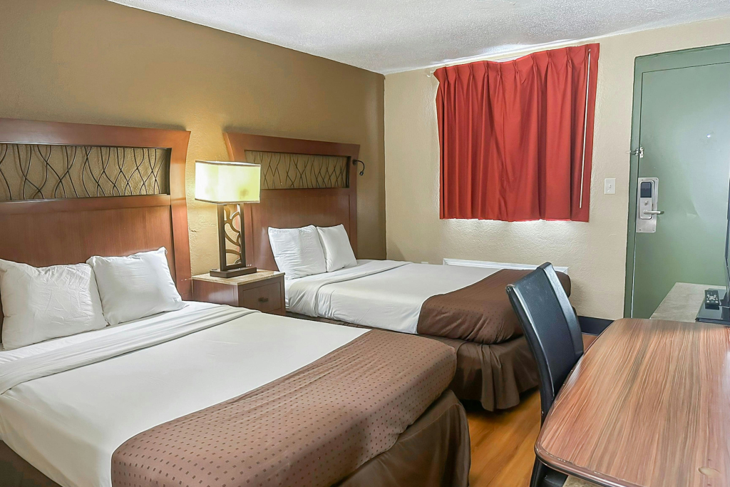 OYO Hotel Mobile, AL I-65 at Airport Blvd