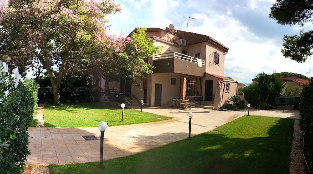 Apartment with 2 Bedrooms in Palermo, with Furnished Balcony And Wifi - 970 M From the Beach