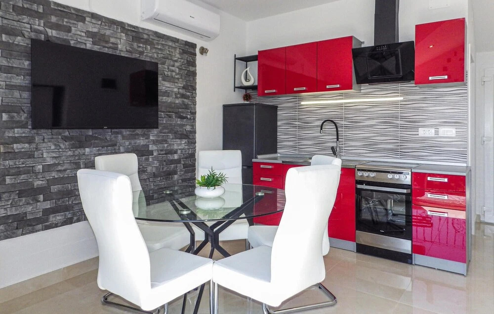 Stunning Apartment in Prizba With Wifi and 2 Bedrooms