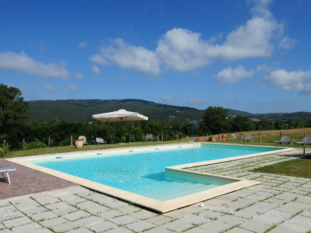 Stunning Farmhouse in Passignano with Pool