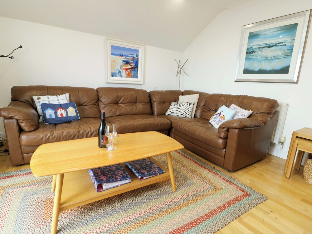 Maelog, 14 Tides Reach