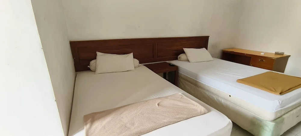 Hotel O Wisma Hamalau SyariahNearPulau Bromo Pedestrian Bridge