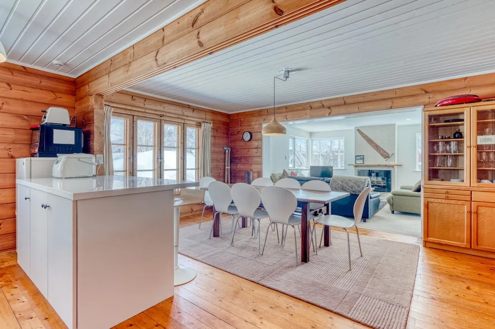 Tanoshii Chalet by H2 Life
