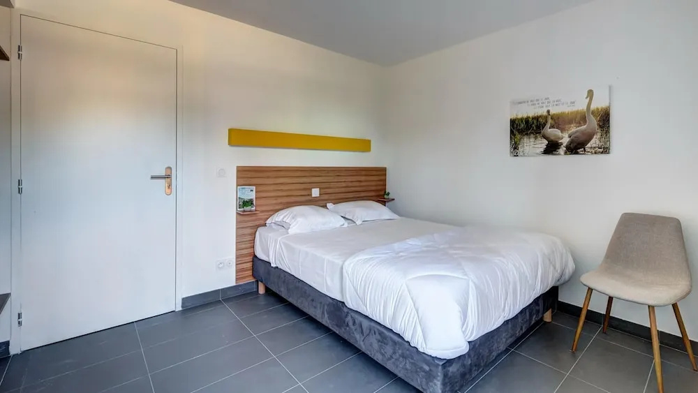 8-person Savoie Family Retreat
