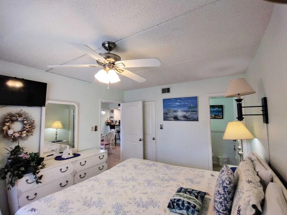 Surfside I 205 Minium 2 Bedroom Condo by RedAwning