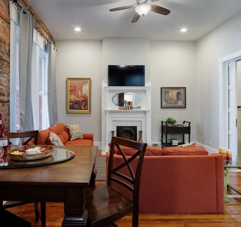 Newly Renovated Historic District Apt