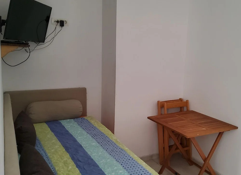 Economy Apartment 12 Sleeps 3 Guests