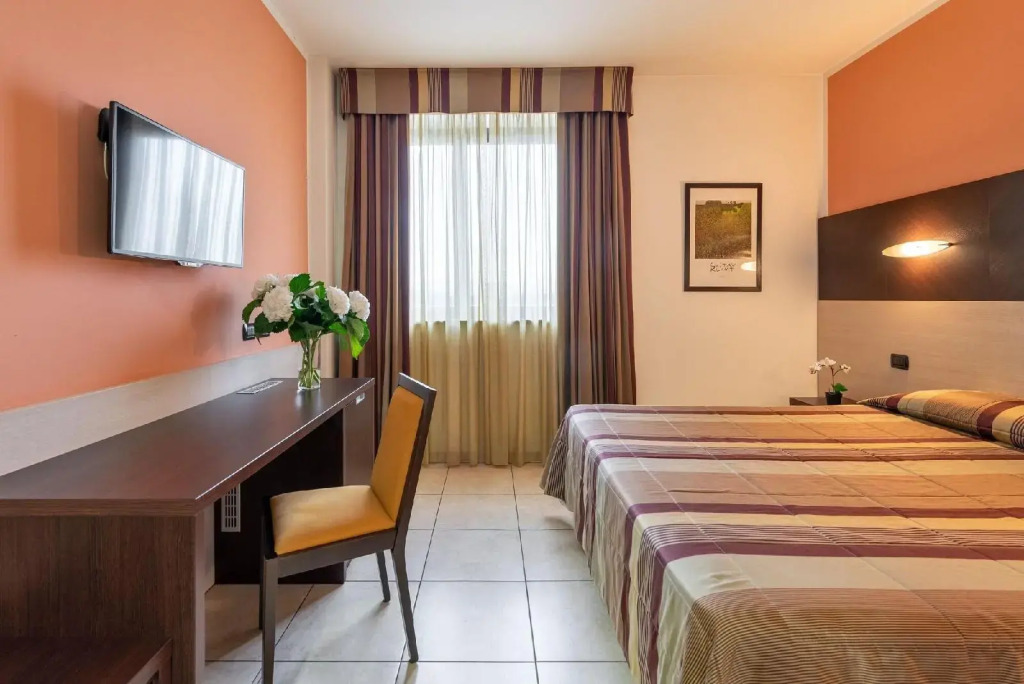 Record Hotel