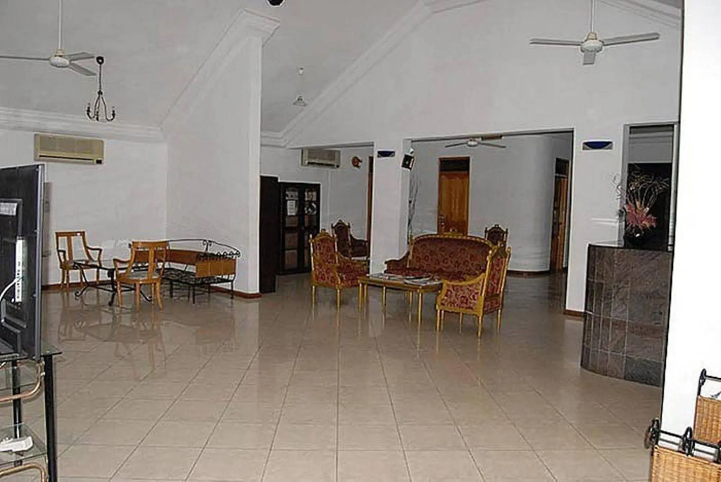 Valley Beach Hotel