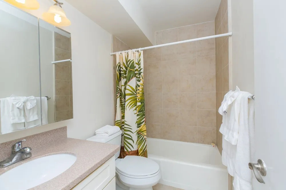 Ilikai Marina Studio City View Condos with Fully Equipped Kitchens & Free Wifi