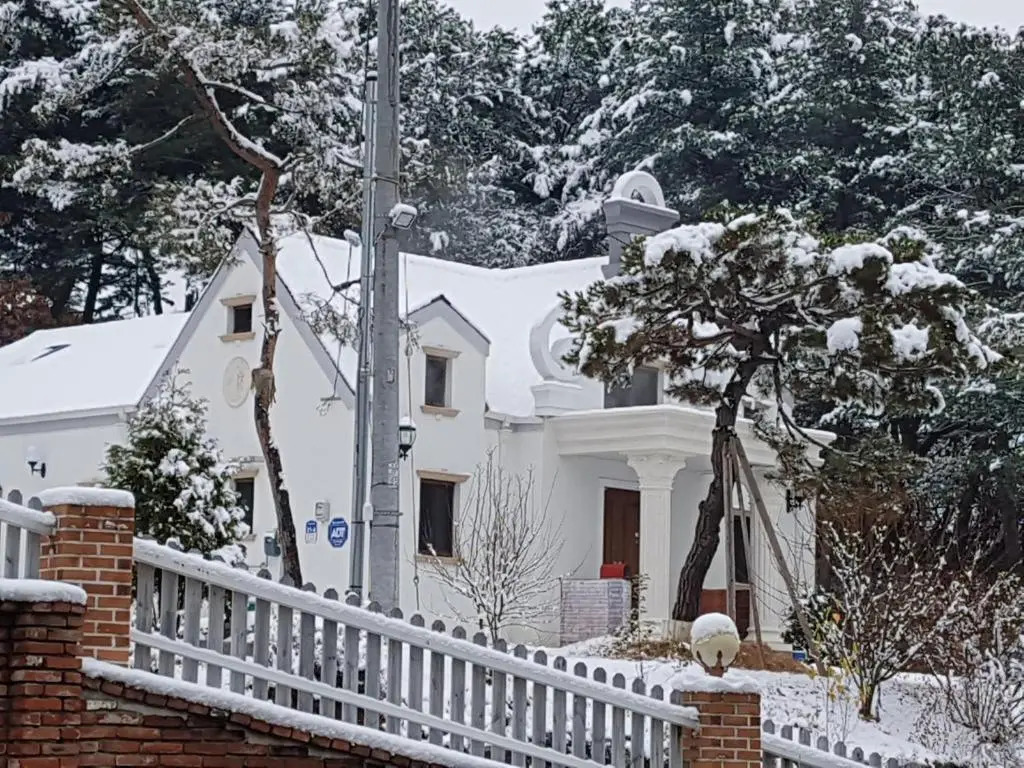 Hoengseong Castle of Magic Pension