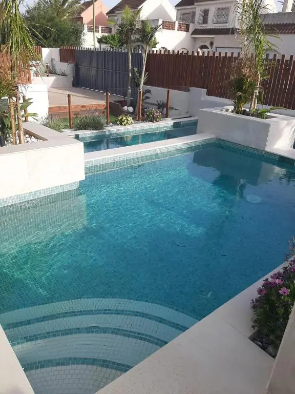 APART TURISTICOs MARINE REST LA MANGA -JARDINES Y PISCINAS PRIVADOS
