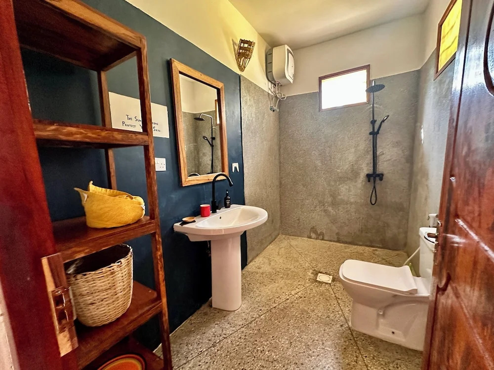 Kameleon Blue Arts Lodge