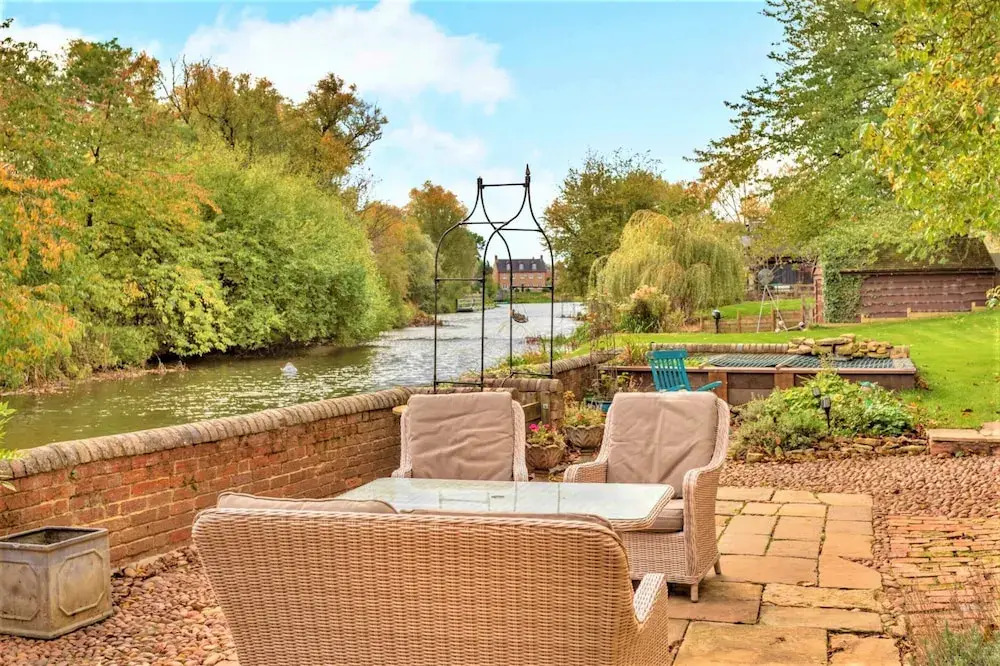 Riverside Retreat Near Beach and Nature, No Deposit