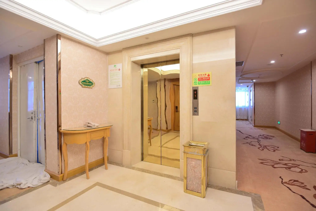 Vienna Hotel Dongguan Houjie Exhibition Center