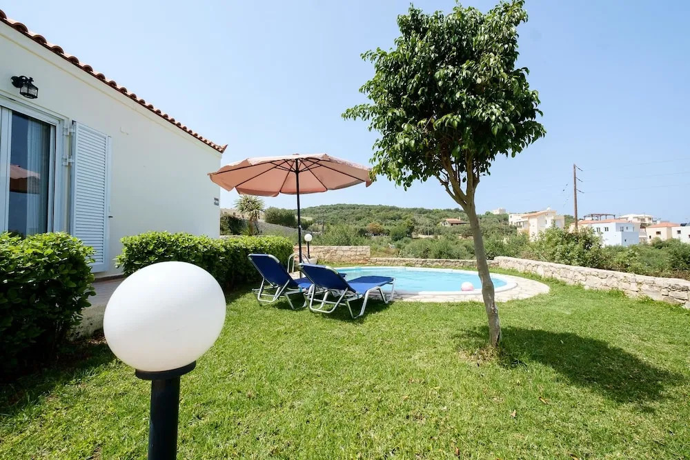 Chill & Relax Home with Pool near Beach