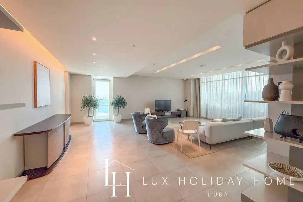 LUX  Luxury Sunrise Beachfront Suite 1