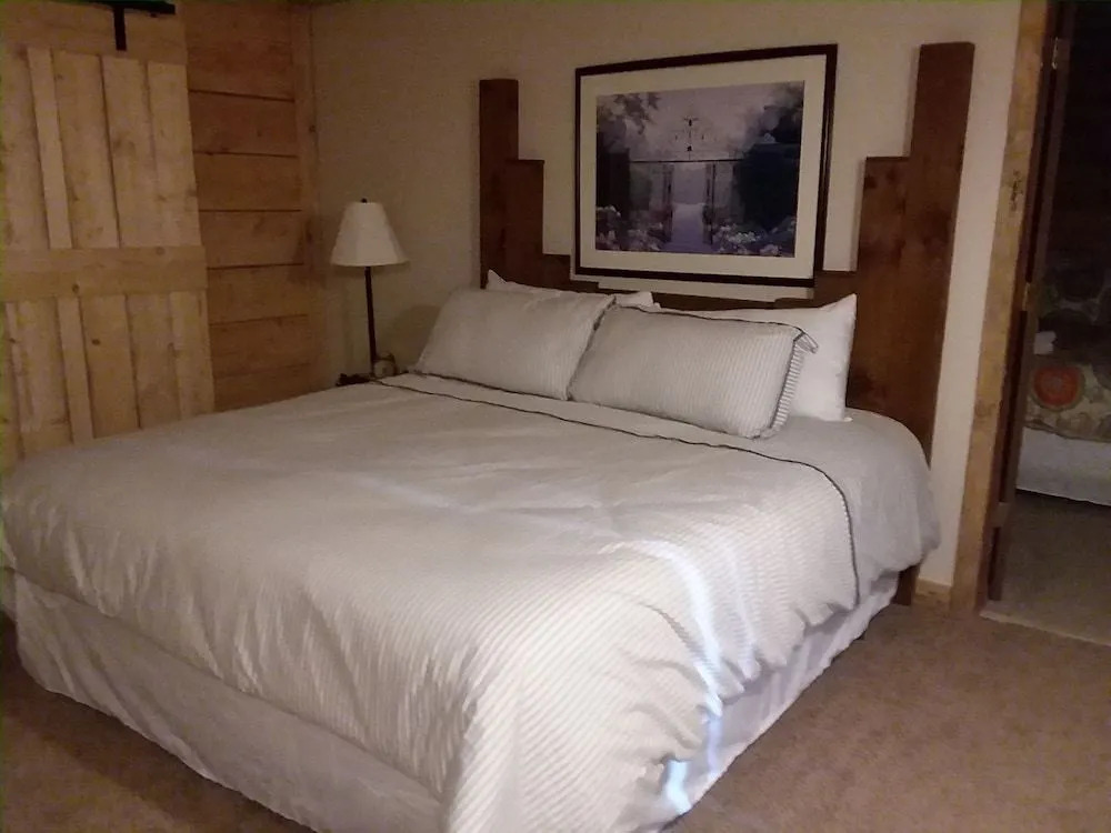 Chautauqua Hillcrest Inn