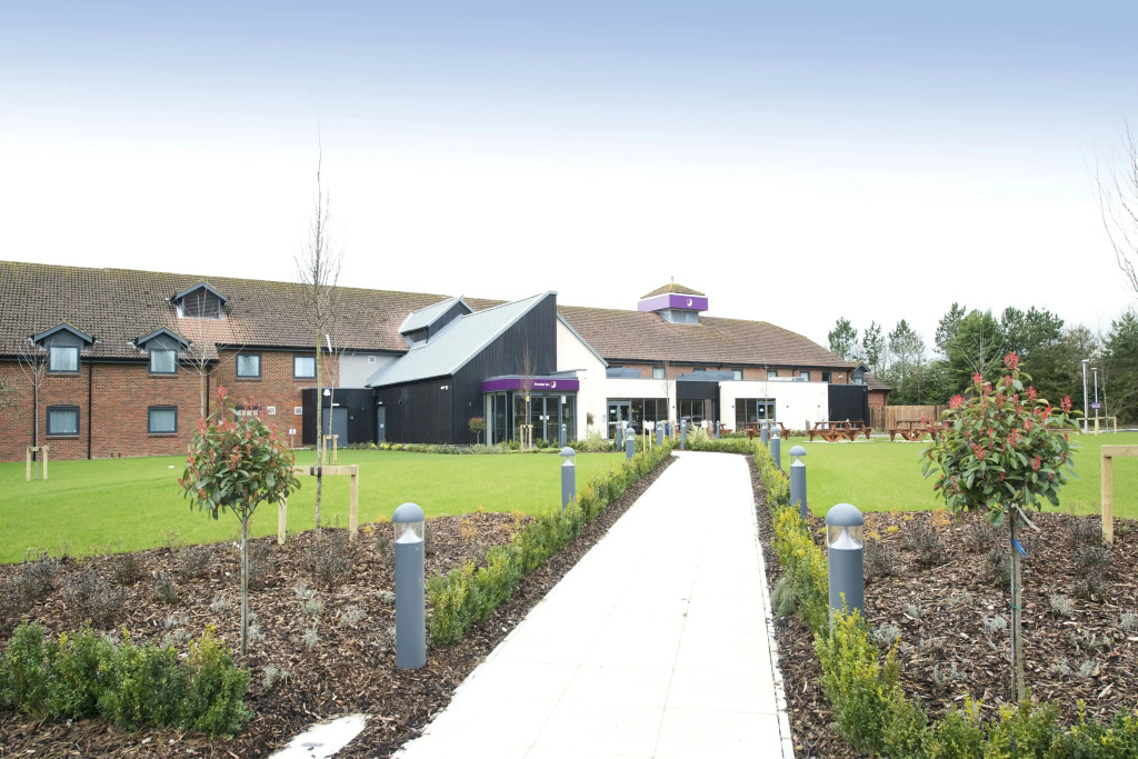 Premier Inn Newbury Town Centre South A339