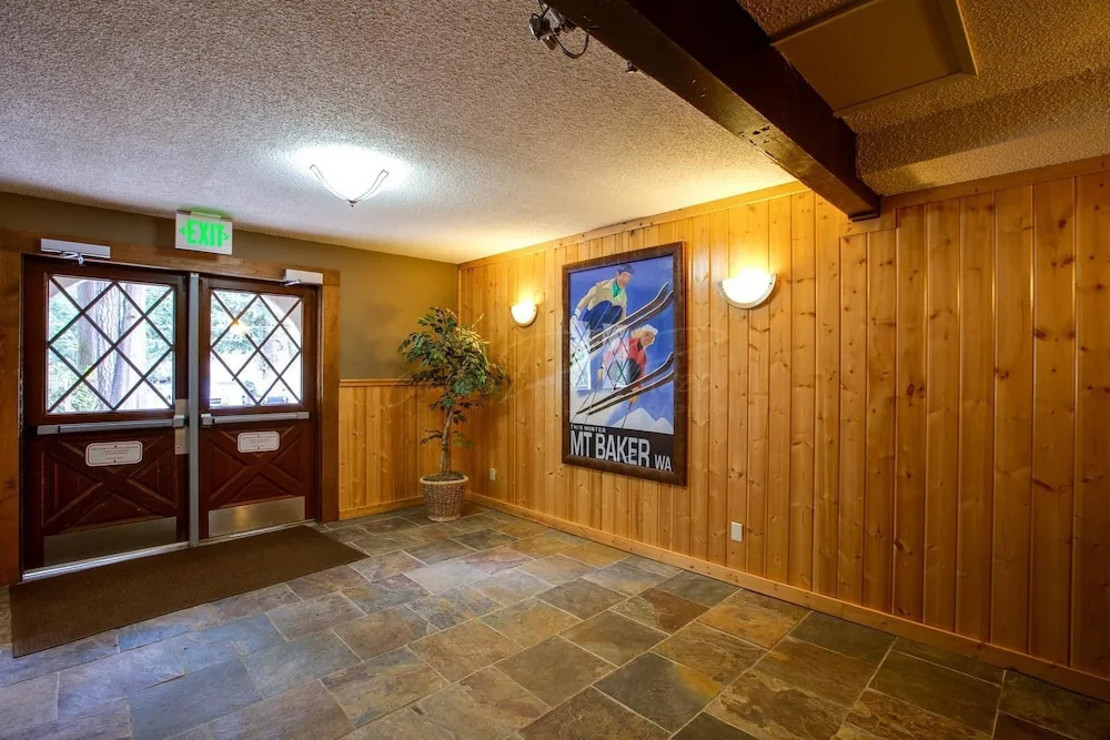 36sll - Convenient - Inexpensive - Kitchenette - Sleeps 6 1 Bedroom Condo