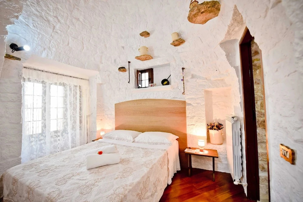 I CINQUE TRULLI with Swimming Pool