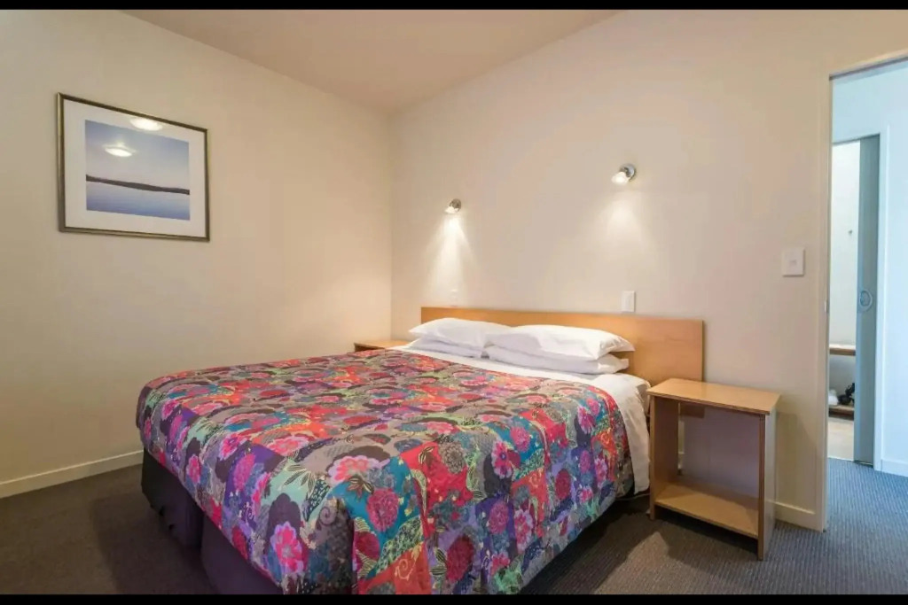 Parkside Motel