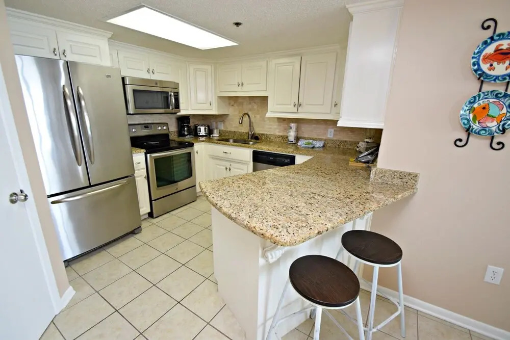 Phoenix East 510 2 Bedroom Condo by RedAwning