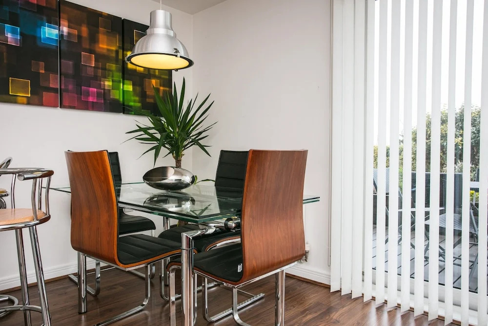 3 Bedroom Apartment With City View