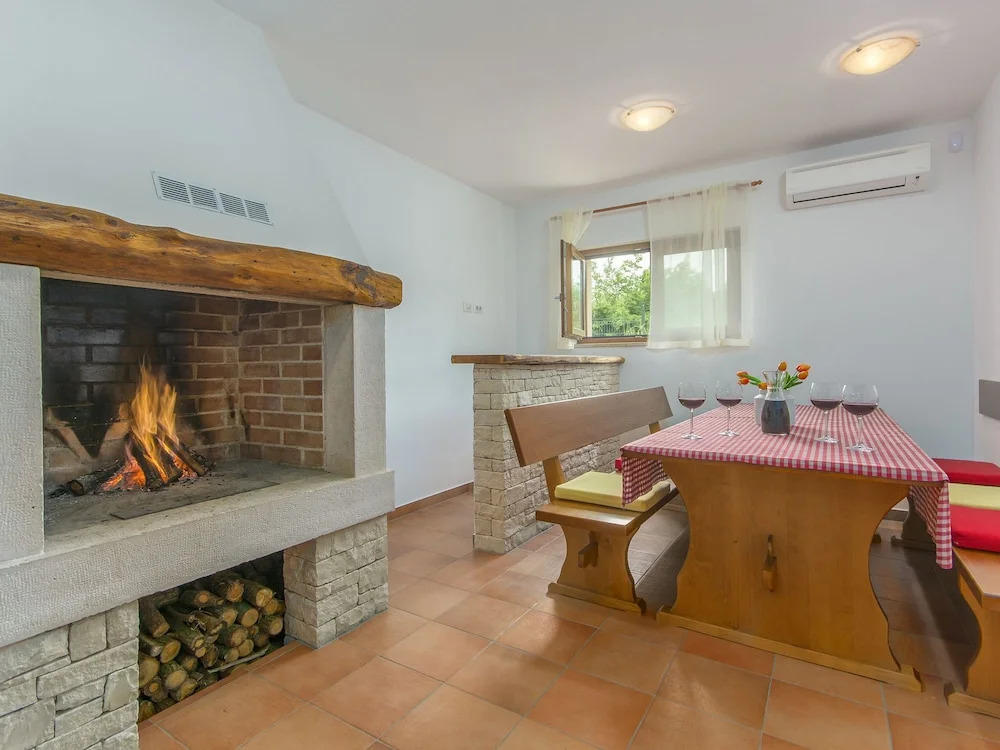 Modern Furnished Three Bedrooms Villa With Private Pool and Garden