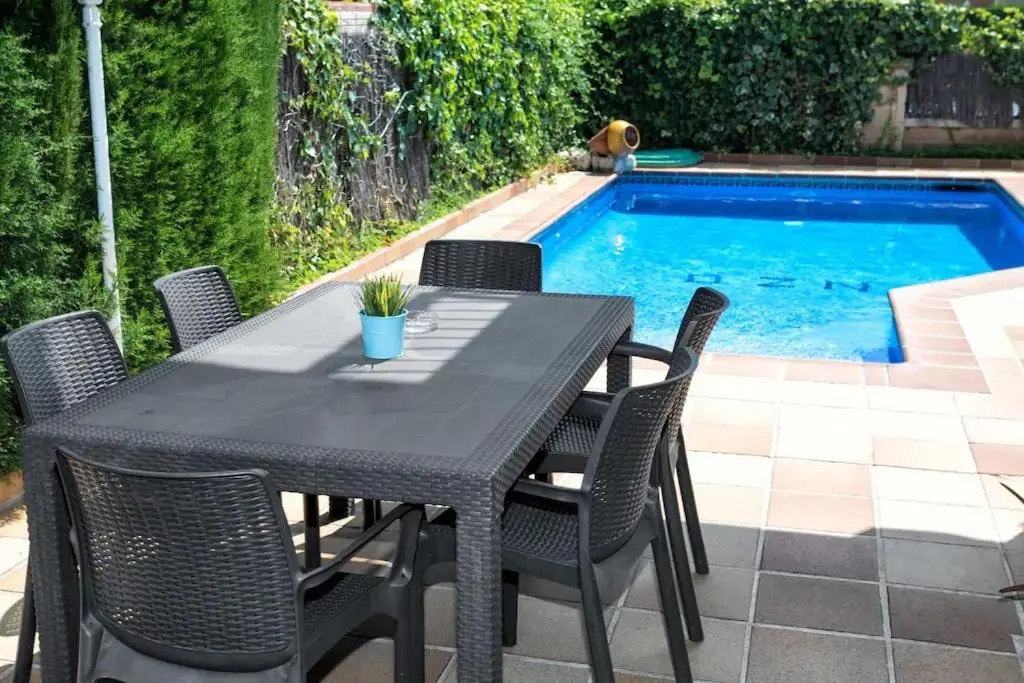 Casa con piscina en costa Barcelona