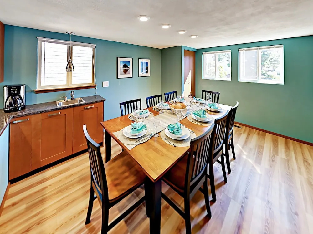 1658 S Edgewood Home 3 Bedrooms 2 Bathrooms Home